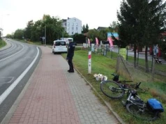 Skowarcz: Czołowe zderzenie rowerzystów na ścieżce. Ranni mężczyźni zabrani do szpitali