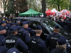 Awantura przed Trybunałem Konstytucyjnym. Trzy osoby zatrzymane