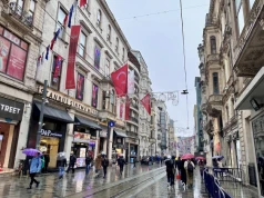 Stambuł pod wodą. Ulewny deszcz sparaliżował ruch w mieście