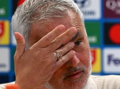Było już po meczu, gdy Mourinho nie wytrzymał. Wypalił: "Czy to normalne?"