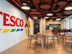 26 sal konferencyjnych, 30 budek telefonicznych i town hall. Tak urządza się Tesco w Polsce