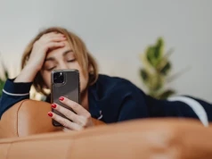 Cyfrowa higiena i świadome korzystanie z telefonu. Czym zajmuje się projekt HumanePhone?