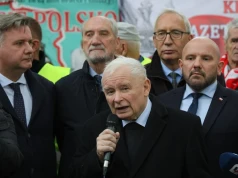 Po tym ruchu Morawieckiego zawrzało. „PiS przypomina jeźdźca bez głowy”