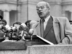 Ludzie przyszli pod Pałac Kultury dobrowolnie. Nagła miłość narodu do Gomułki była ślepa