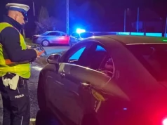 34-latek zatrzymany do kontroli. Za kierownicą nie powinien już siedzieć