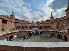 Rycerze i alchemik w Barbakanie. Stare Miasto szykuje święto