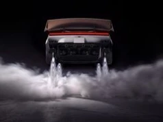 Tesla Roadster oficjalnie. Robi setkę w mniej niż sekundę i lata