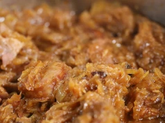 Ten bigos zrobisz w mniej niż pół godziny. Przepis od Karola Okrasy