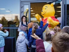 Kubuś Puchatek ma sto lat. Przedszkolaki świętowały w kaliskiej Książnicy Pedagogicznej