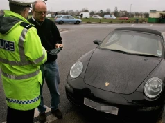 DVLA przypomina kierowcom w UK o obowiązku wymiany prawa jazdy