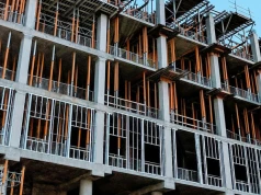 Miał być biurowiec, będzie hotel. Skanska szykuje nowy projekt w Warszawie