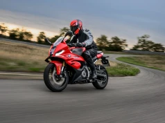 Nowy BMW F 450 RR – mały sport na kat. A2. I ma skrzydełka!