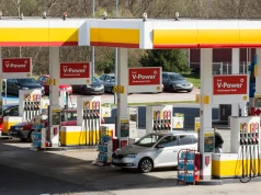 Shell sprzedaje kolejne stacje paliw. Co z obiektami w Polsce?