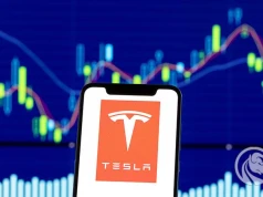 Technologia SpaceX w Tesli – kurs reagował w handlu przed sesją. Początek notowań już neutralny