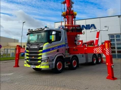 Holownik z 60-tonowym „rotatorem” na Scanii 770R – kolejna perła w Trzebnicy