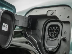 Mechanik zdradził, jakie auto by kupił. Wskazał konkretny napęd i kraj pochodzenia