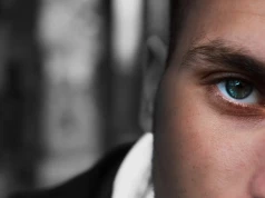Niedobór testosteronu u mężczyzn może być częstszy, niż się wydaje. Prof. Dariusz Kałka wskazuje na niepokojący trend