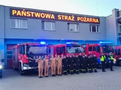 Syreny zawyły w Koninie o godzinie 18. Strażacy oddali hołd kolegom, którzy zginęli podczas akcji