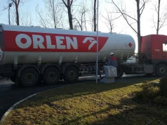 Nawet ćwierć tysiąca cystern dziennie. Benzyna i diesel z Polski trafiają na Ukrainę w gigantycznych ilościach za niecałe 3 zł za litr