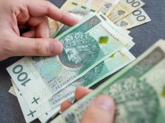 Praca za 14,1 tys. zł brutto, wolne piątki i nocleg za darmo. Szukają pracownika od zaraz
