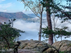 Kierunek dnia. Zamiast w Tatry, jesienią jedź tutaj. Wygląda jak sceneria z "Władcy Pierścieni"
