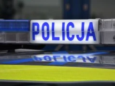 15-latek groził nauczycielowi podczas lekcji. Chwycił za plecak