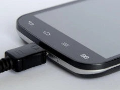 Ile kosztuje cię rocznie ładowanie telefonu? Ta kwota może zaskoczyć