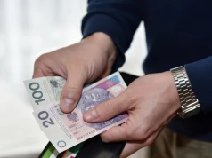 Chcesz dostać wynagrodzenie wcześniej? Sprawdź, czy pracodawca może odmówić