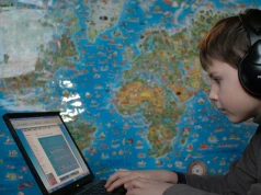 Ma znajomych online, nie ma przyjaciół offline. "Trudno znaleźć czas, by się z koleżankami spotkać"
