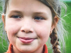 Twoje dziecko powinno znać te 5 zwrotów. Mogą pomóc mu w trudnych sytuacjach