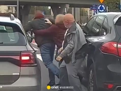 Brutalny atak w Warszawie. Kierowca Porsche pobił kobietę i uciekł
