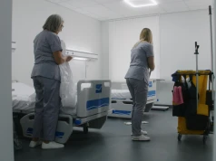 Salowe ciężko pracują, a takie dostają pensje. Ujawnili stawki