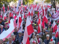 Manifestacja przed TK. Dziedziczak: „Trybunał trzeba obronić, bo to jest gra o Polskę”