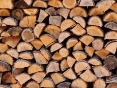 5000 zł kary za palenie w piecu drewnem. Surowo zabronione