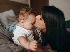 Nie chcieliśmy wychować dzieci jak nasi rodzice. Dziś wyręczamy je niemal we wszystkim
