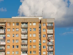78 000 zł za 38-metrowe mieszkanie. Rządowa agencja wyprzedaje lokale