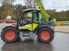 Claas Scorpion 732 VP ma tylko 350 godzin. Egzemplarze z większym przebiegiem bywają droższe