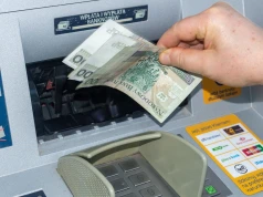 Gdy zabraknie prądu, płatności mogą stanąć. Ile gotówki warto mieć w domu? Banki podają kwoty