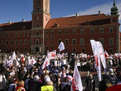 Nauczycielska "Solidarność" protestowała w Warszawie. Inne związki nie przyłączyły się