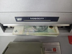 Warto mieć gotówkę w domu. Europejskie instytucje wskazują konkretne kwoty. A co z Polską?