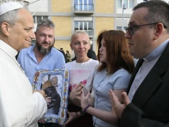 Papież wyszedł ze szpitala. Wtedy podeszła do niego 13-letnia Ukrainka