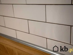 Wydajesz tysiące na remont łazienki, a oszczędzasz na tym drobiazgu? Skutki mogą być kosztowne