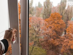 Po co otwierać okna jesienią? W nocy w sypialni dzieje się coś, o czym mało kto wie