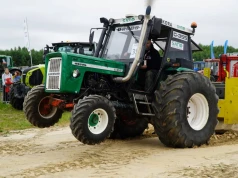 Ursus C-360: większa moc, napęd 4x4 i wspomaganie kierownicy. Jakie są koszty?