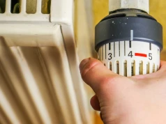 Na klatkach schodowych pojawiły się ostrzeżenia. Chodzi o rachunki