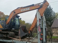 Siał spustoszenie koparką na lawecie