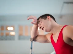 Młodzi sportowcy pod presją treningów, nauki i pracy. Badacze wskazują znaczenie życia poza sportem