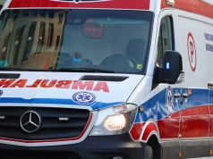 Poważne zderzenie Forda z motocyklem w Rzeszowie. Trzy osoby zostały ranne