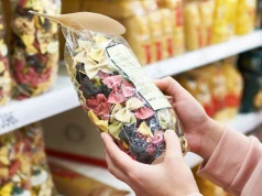 Już nie magnesy na lodówkę. Teraz z podróży przywozi się takie pamiątki