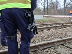 Wjechał pod pociąg. Kierowca miał zakaz prowadzenia pojazdów